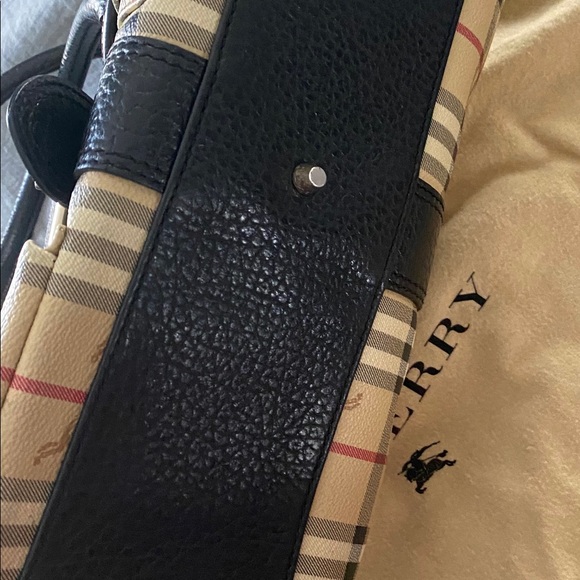 Sold Authentic Burberry handbag - Picture 4 of 7